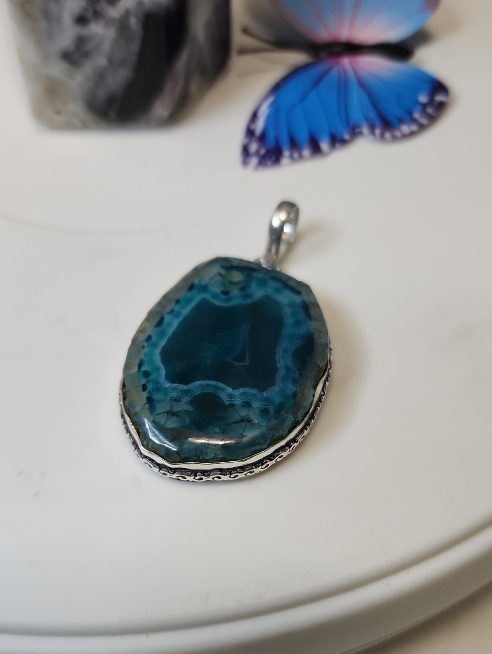 Handcrafted Teal Agate Pendant Necklace - Unbranded